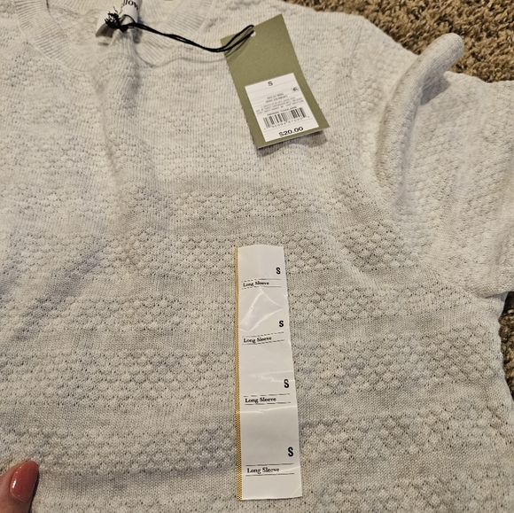 Sweater - Picture 2 of 4